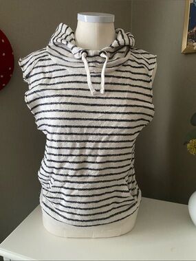 True Religion white and black stripes sleeveless hoodie